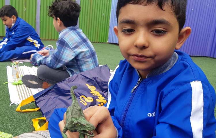 روز بدون کیف دانش آموزان دبستان علوی 38