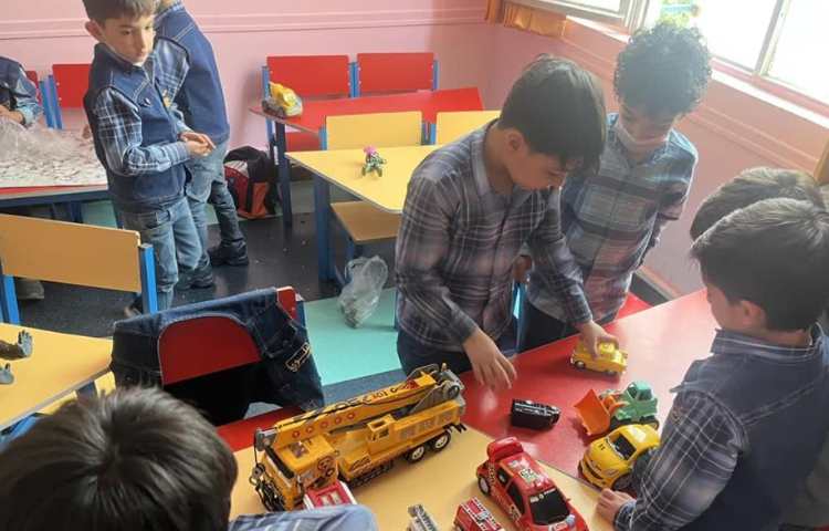 روز بدون کیف دانش آموزان دبستان علوی 51