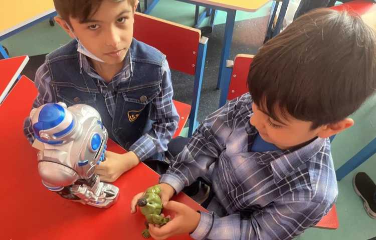 روز بدون کیف دانش آموزان دبستان علوی 52