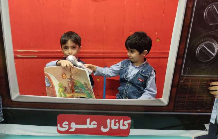 روز تلویزیون: اخبارگویی برنامه طنز گزارش فوتبال توسط نوآموزان 4