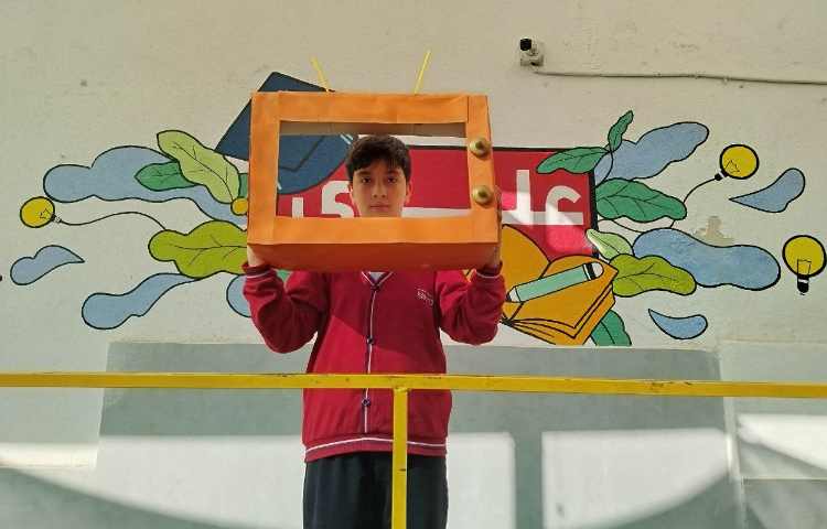 روز تلویزیون و اجرای دانش آموزان