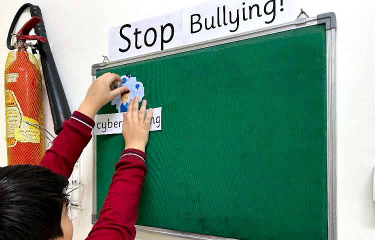 International Day against violence and bullying at school!/ روز جهانی مقابله با زورگویی و خشونت در 4