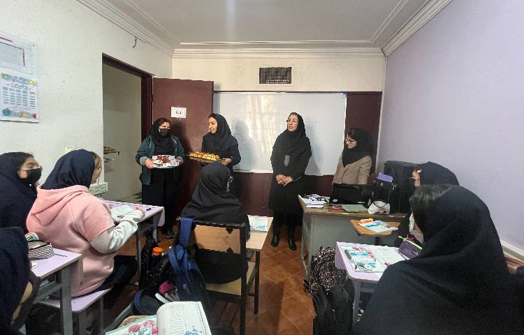 روز دانش اموز 8