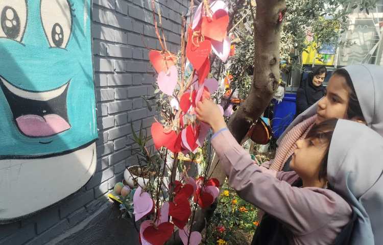 روز درخت کاری وکاشت نهالی کوچک با نام درخت آرزوها 19