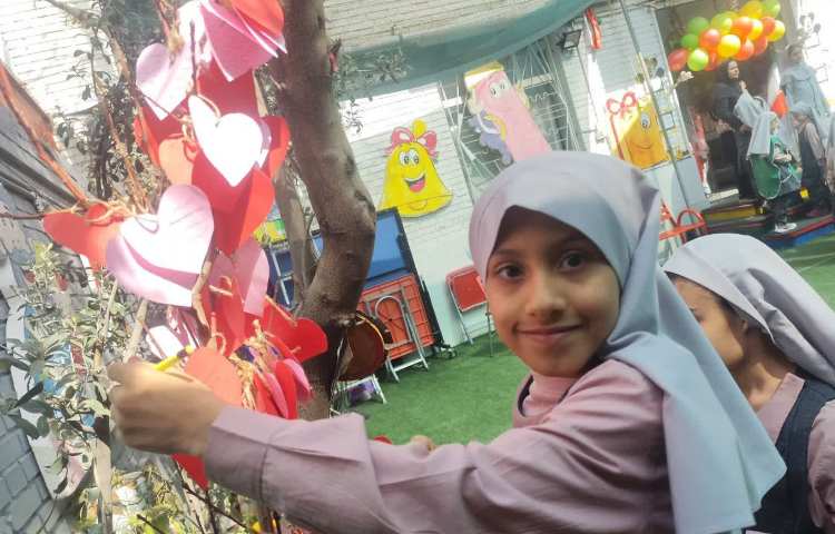 روز درخت کاری وکاشت نهالی کوچک با نام درخت آرزوها 20