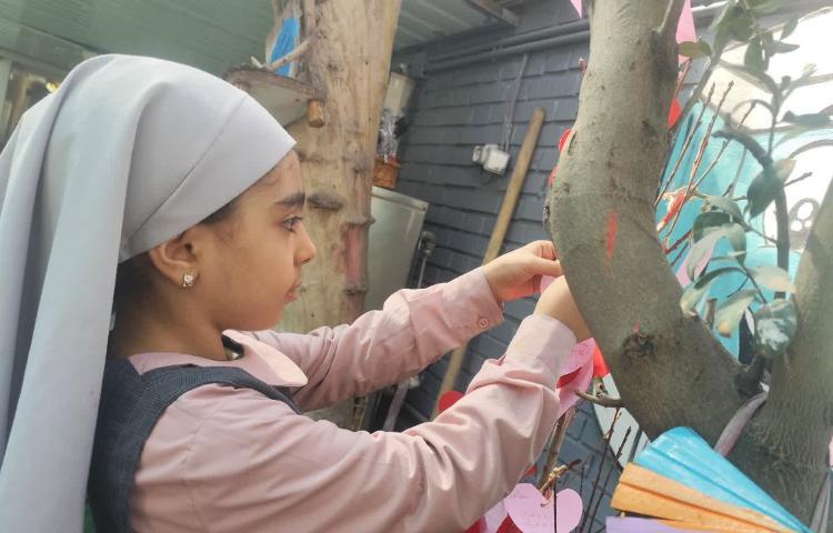 روز درخت کاری وکاشت نهالی کوچک با نام درخت آرزوها 21