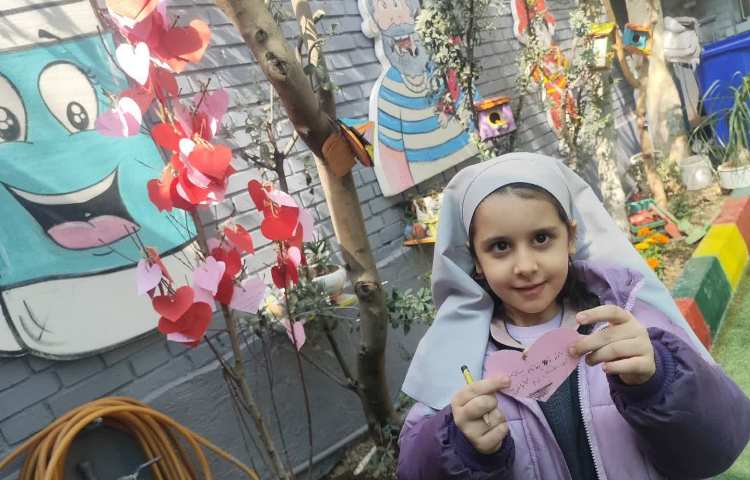 روز درخت کاری وکاشت نهالی کوچک با نام درخت آرزوها 27