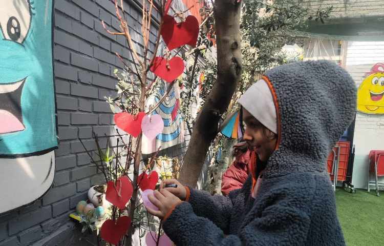 روز درخت کاری وکاشت نهالی کوچک با نام درخت آرزوها 6