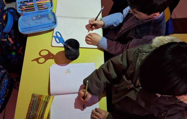 روز روشن کردن شمع سایه بازی با نور شمع 2