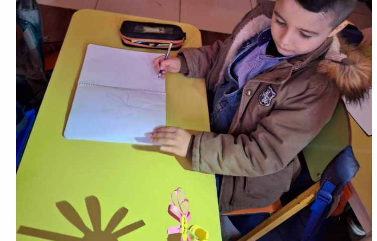 روز روشن کردن شمع سایه بازی با نور شمع 3