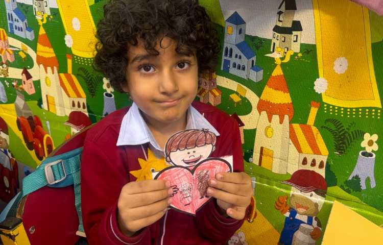 روز سالمند:درست کردن کاردستی 1