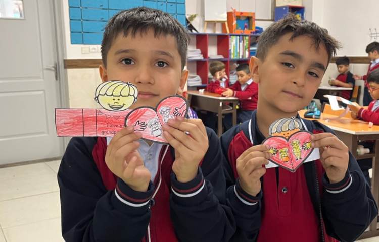 روز سالمند مبارک!/International day of older persons!-زنگ زبان عمومی 5