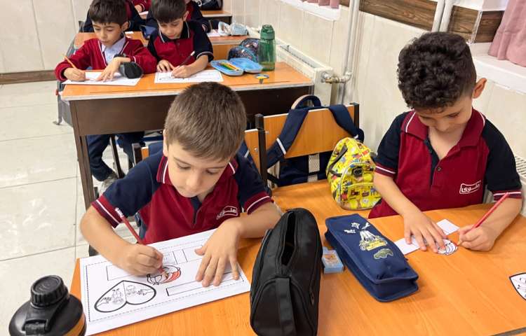 روز سالمند مبارک!/International day of older persons!-زنگ زبان عمومی 8