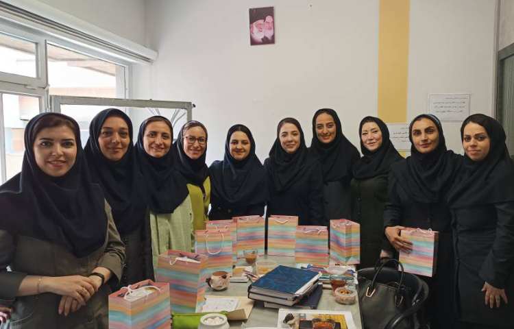 روز معلم گرامی باد