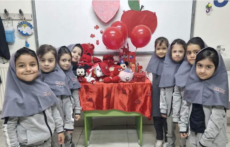 روز مهربانی،‌اوریگامی و رنگ ماه(قرمز) 3