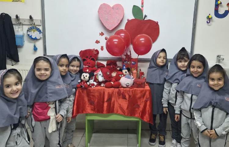 روز مهربانی،‌اوریگامی و رنگ ماه(قرمز) 4