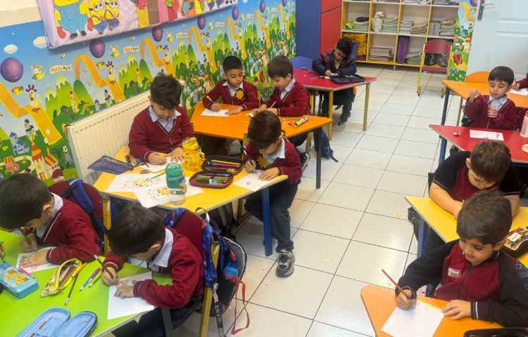 روز پست:کشیدن نقاشی و درست کردن پاکت نامه 1