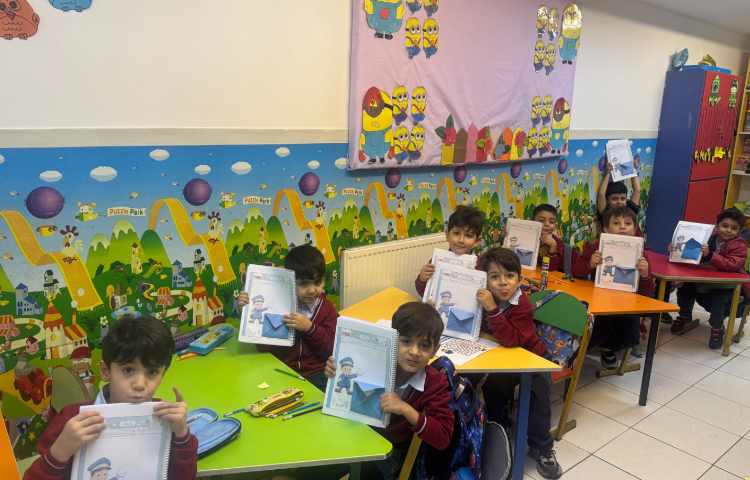 روز پست:کشیدن نقاشی و درست کردن پاکت نامه 2