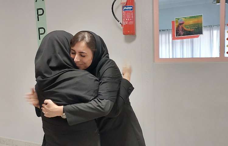 روز کارمند بر شما عزیزان مبارک 1