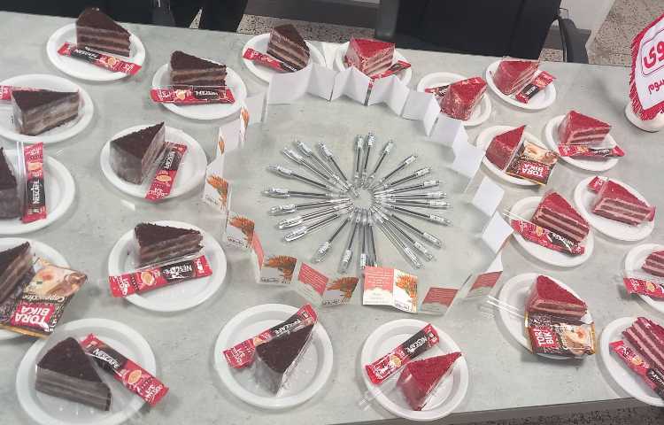 روز کارمند بر شما عزیزان مبارک 10