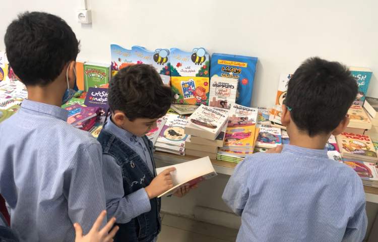 روز کتاب کتاب خواندن برای دانش‌اموزان و خریدن کتاب 3