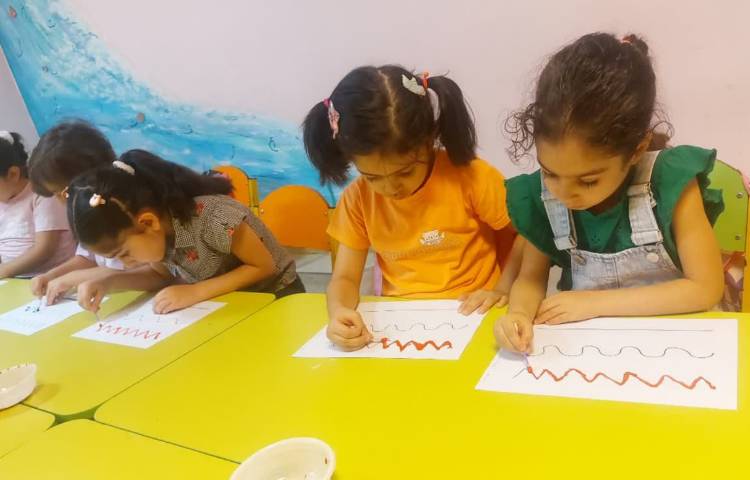 ریاضی:آموزش غیر مستقیم خطوط با گواش و گوش پاک کن 2