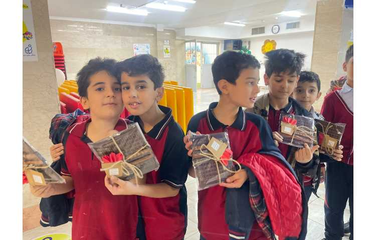 ریاضی،برگزاری جشن 1000،کلاس3/2 خانم کوچک 3