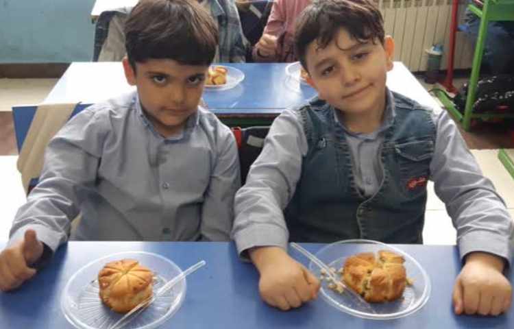 ریاضی(تدریس کسر با خوراکی کیک) 1