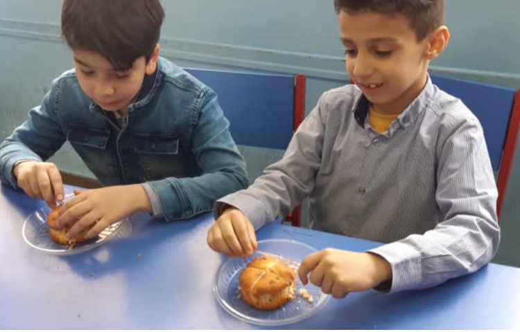 ریاضی(تدریس کسر با خوراکی کیک) 3