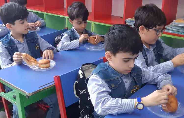 ریاضی(تدریس کسر با خوراکی کیک) 6