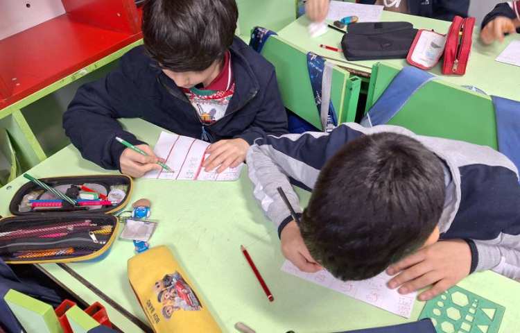 ریاضی،جمع و تفریق فرآیندی اعداد سه رقمی 2