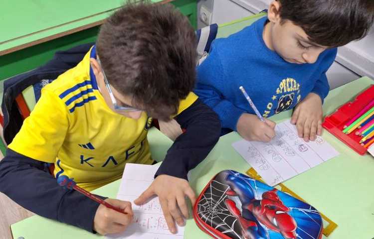 ریاضی،جمع و تفریق فرآیندی اعداد سه رقمی 4