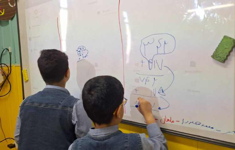 ریاضی،جمع و تفریق فرآیندی سه رقمی به صورت مسابقه ای 2