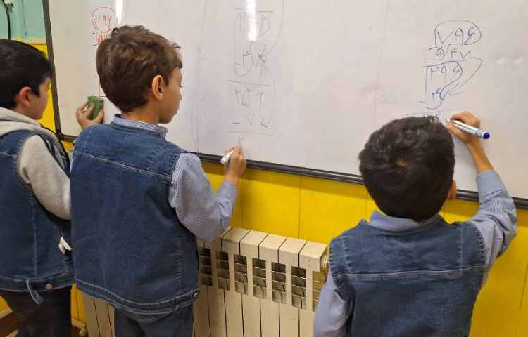 ریاضی،جمع و تفریق فرآیندی سه رقمی به صورت مسابقه ای 3