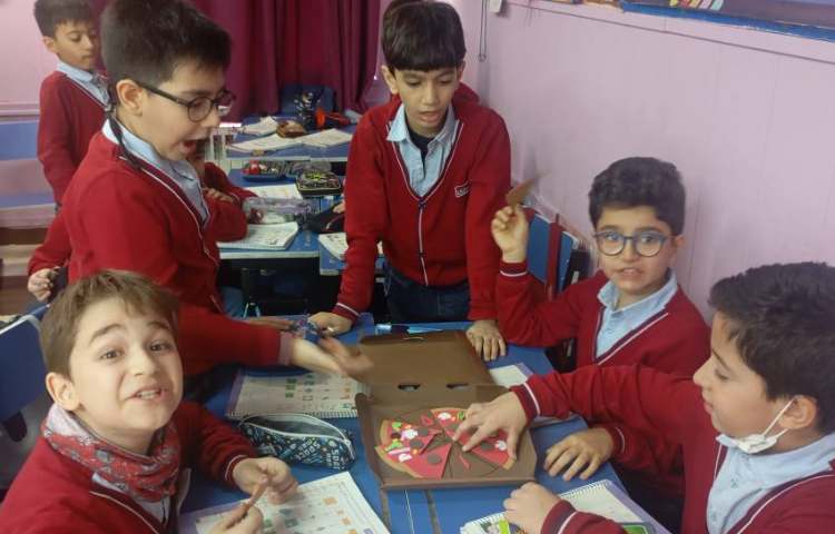 ریاضی،حل صفحه ی 46 به صورت فیلم انیمیشنی و بسیار جذاب معرفی کسرها 1