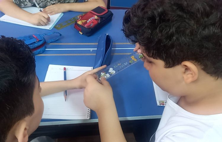 : ریاضیدان کوچک، انداره گیری همراه با بازی، ابزار و نمایش کلاسی 3