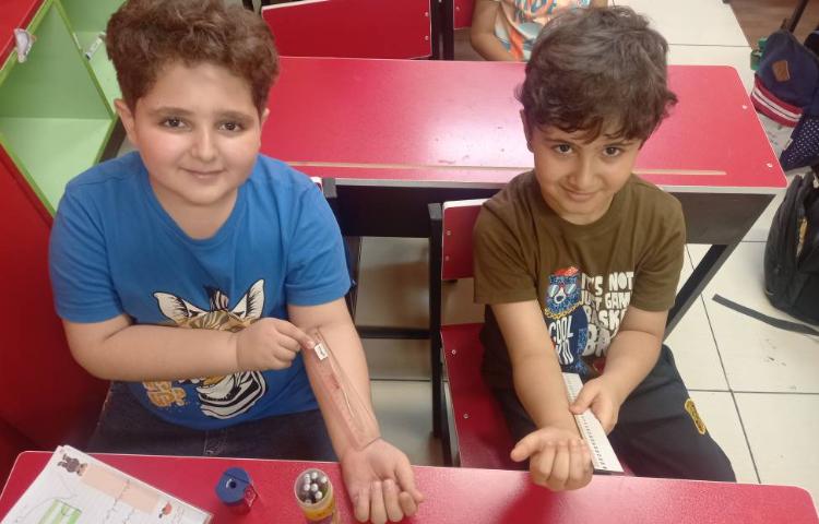 : ریاضیدان کوچک، انداره گیری همراه با بازی، ابزار و نمایش کلاسی