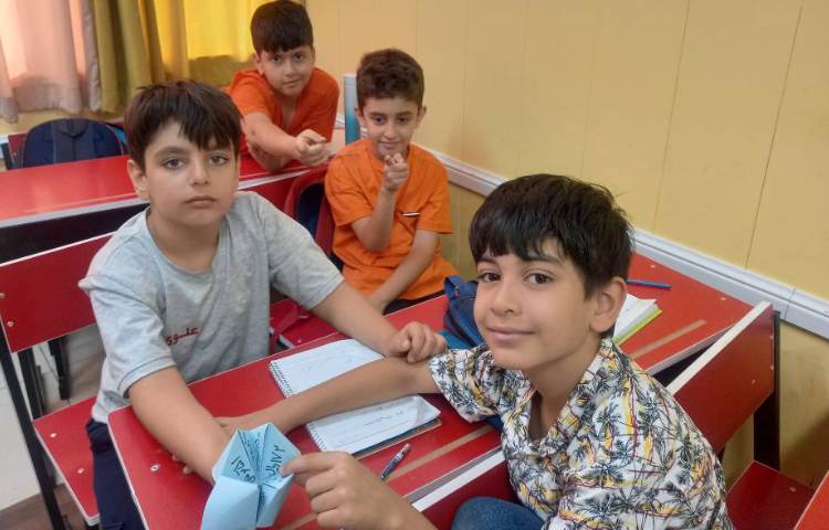 : ریاضیدان کوچک، تبدیل واحدهای ریال و تومان،بازی و دست ورزی همراه با نمکدان کاغذی 3