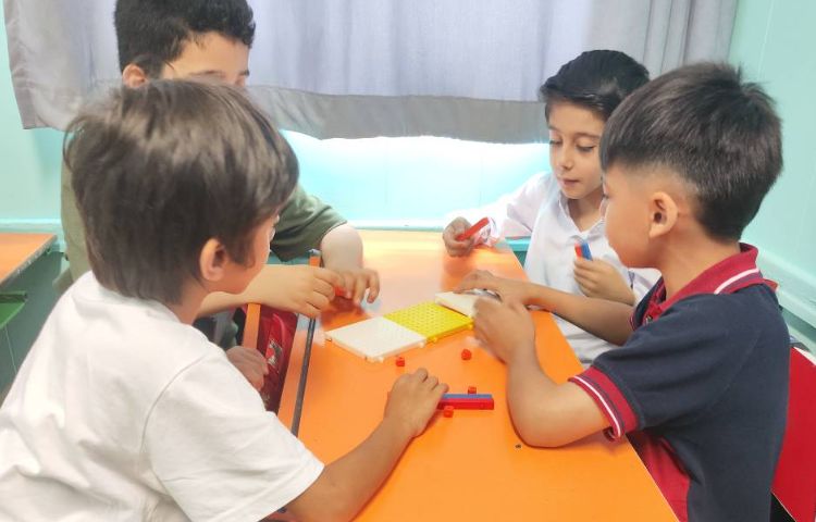 ریاضیدان کوچک عددنویسی،گسترده نویسی اعداد 4