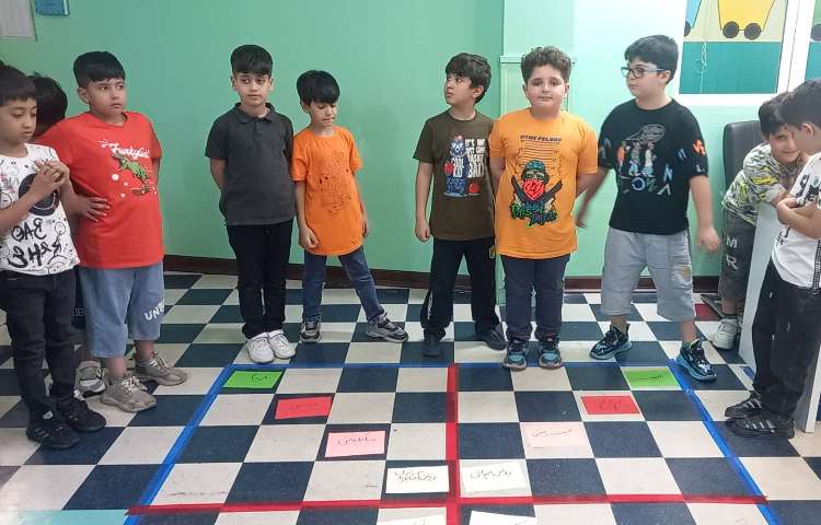 : ریاضیدان کوچک، مبحث تقارن تلفیق با فارسی و علوم 1