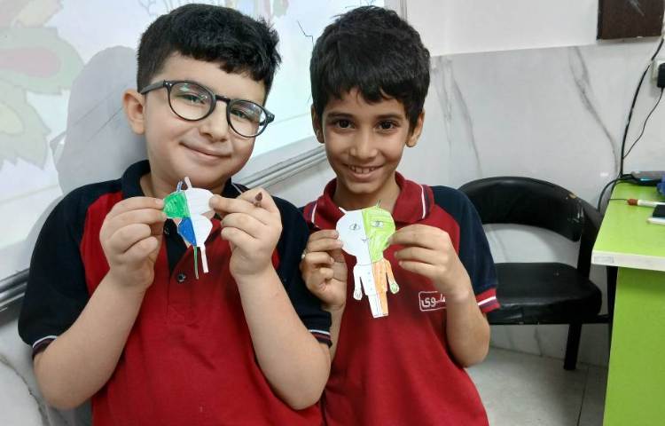 ریاضی_دست ساخته های دانش آموزان_ تقارن 4