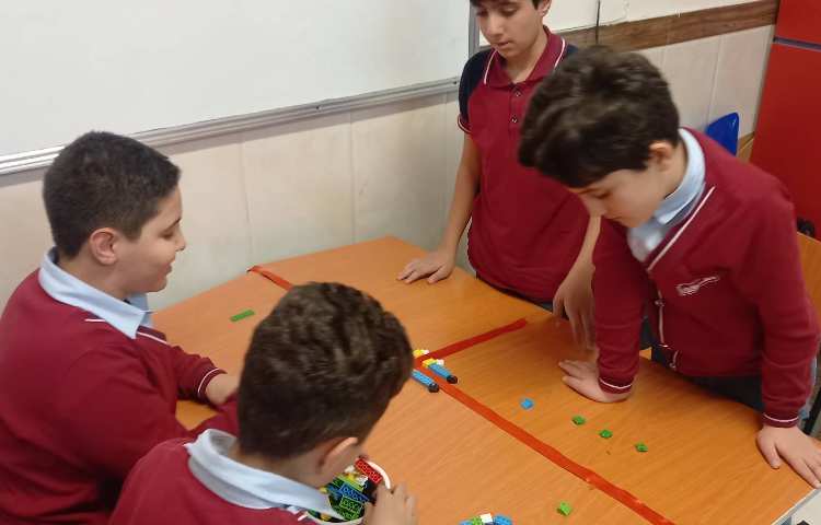 ریاضی-دست‌ورزی با هدف یادگیری مفهوم تقارن 7