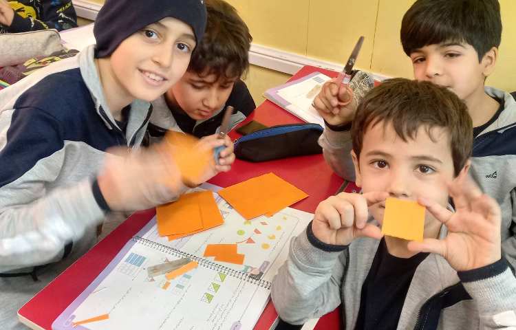 ریاضی،مبحث آموزش کسر مساوی صفحه ی 52 4