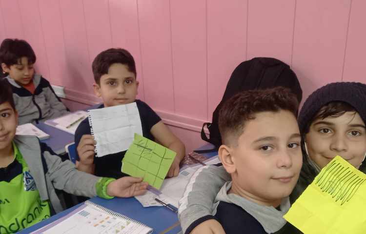 ریاضی،مبحث آموزش کسر مساوی صفحه ی 52 8