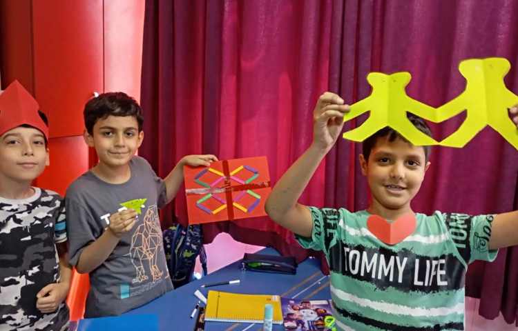 ریاضی،مبحث تقارن،دست ورزی گروهی 4