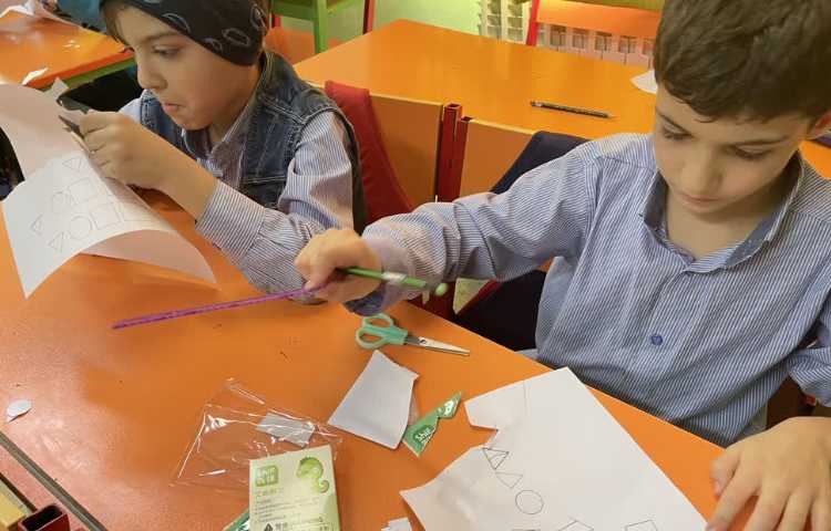 ریاضی(مهارت دست ورزی و اشنایی با لبه و‌گوشه) 5