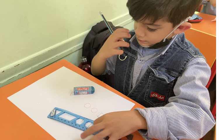 ریاضی(مهارت دست ورزی و اشنایی با لبه و‌گوشه) 7