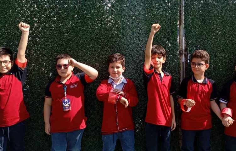 ریاضی،کلاس بدون دیوار در گروه های چهارخانه،بازی الگویابی، تلفیق با ورزش 3