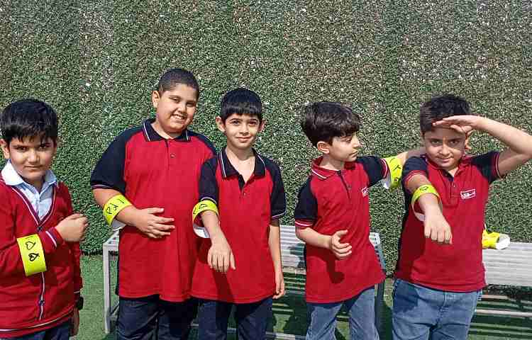 ریاضی،کلاس بدون دیوار در گروه های چهارخانه،بازی الگویابی، تلفیق با ورزش 4