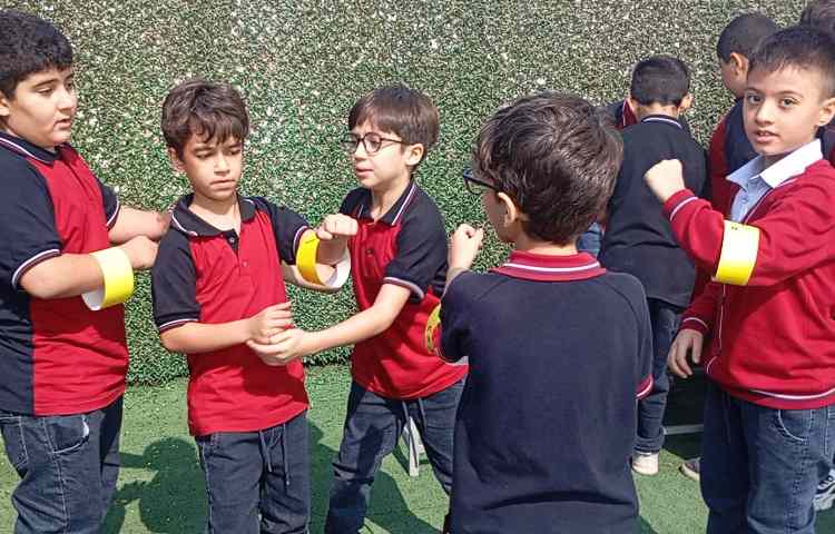 ریاضی،کلاس بدون دیوار در گروه های چهارخانه،بازی الگویابی، تلفیق با ورزش 5